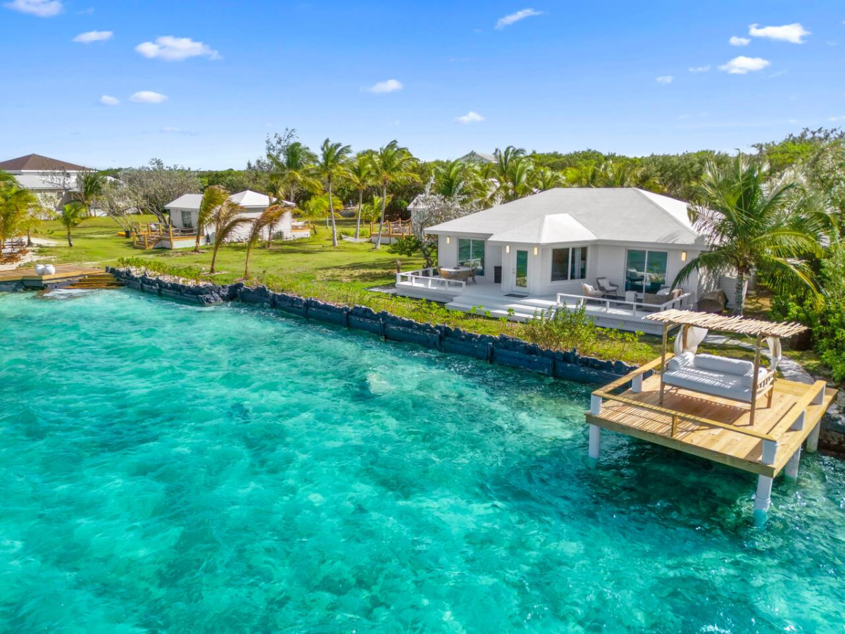 Waterfront villa near Georgetown, sleeps 8